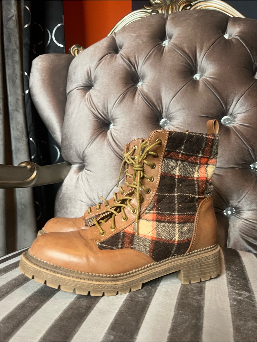 Rock & Candy Plaid Quilted Combat Boots Women's Size 8.5 ✨ Tan & Brown 💖